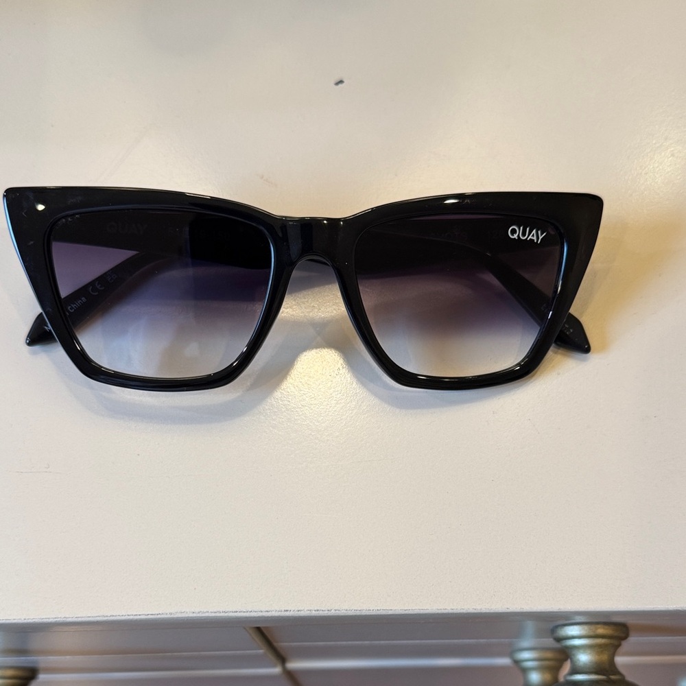 Quay, Ray-Ban, Le Specs, DiffSunglasses Collection - Picture 4 of 7